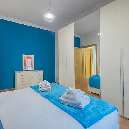 Apartment Orange Blue House 1bedr Metro Re Di